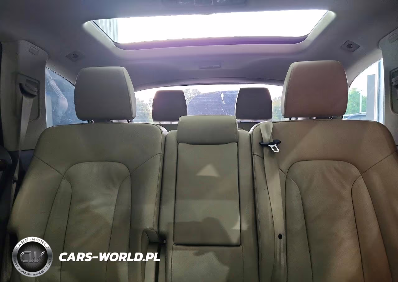2015 Audi Q7 Premium Plus VIN:WA1LGAFE3FD015248 - 10