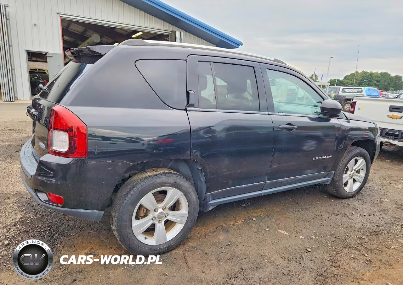 2014 Jeep Compass Latitude VIN:1C4NJDEB7ED730802 - 3
