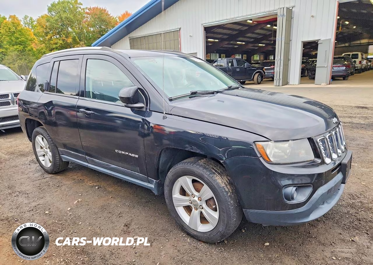 2014 Jeep Compass Latitude VIN:1C4NJDEB7ED730802 - 4