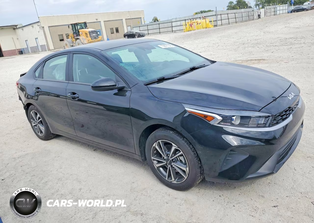 2024 Kia Forte Lxs VIN:3KPF24AD9RE729115 - 4