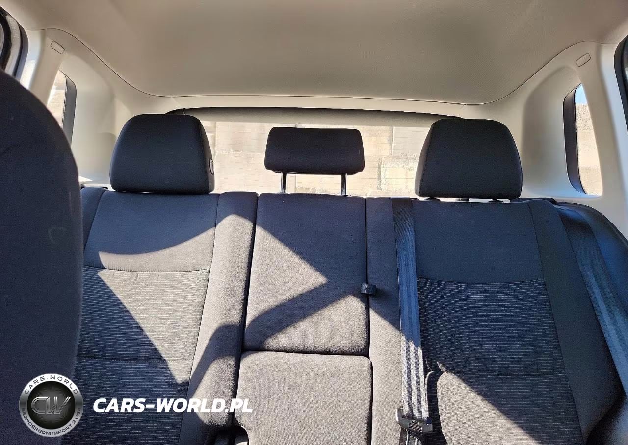 2015 Volkswagen Tiguan S VIN:WVGBV7AX1FW575885 - 10