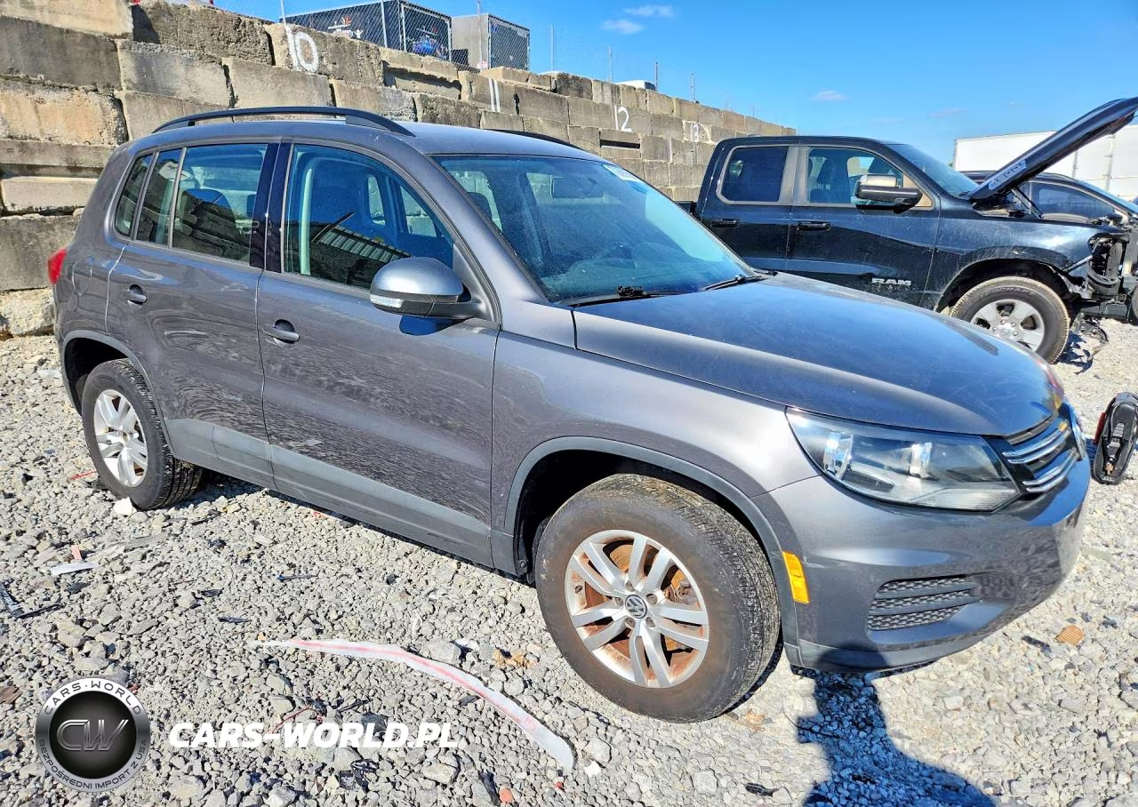 2015 Volkswagen Tiguan S VIN:WVGBV7AX1FW575885 - 4