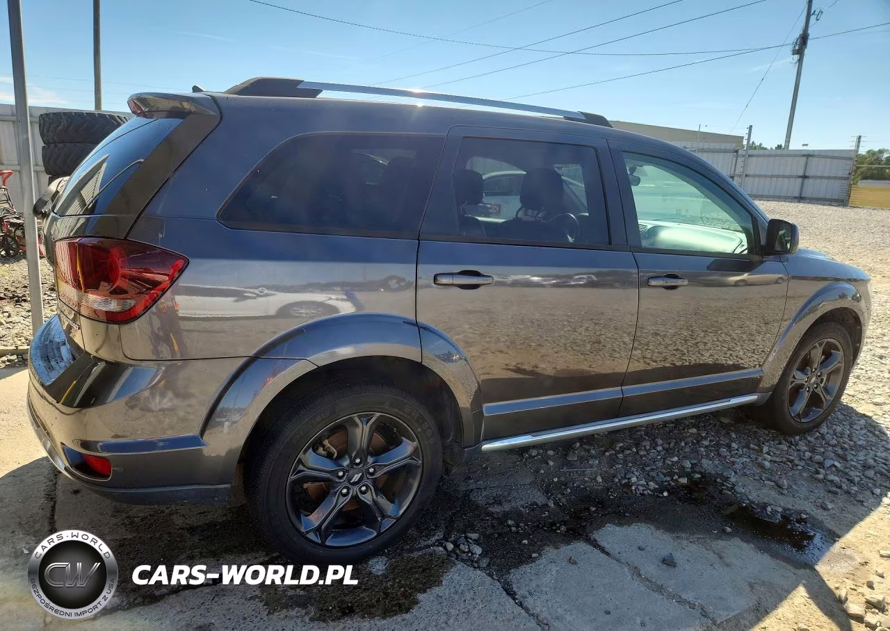 2018 Dodge Journey Crossroad VIN:3C4PDCGB5JT414844 - 3