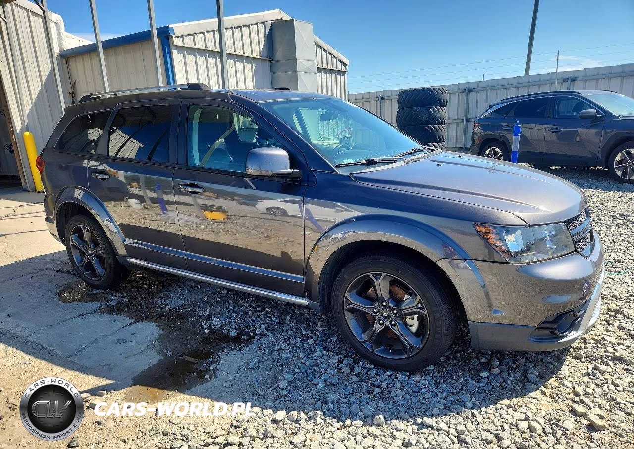 2018 Dodge Journey Crossroad VIN:3C4PDCGB5JT414844 - 4