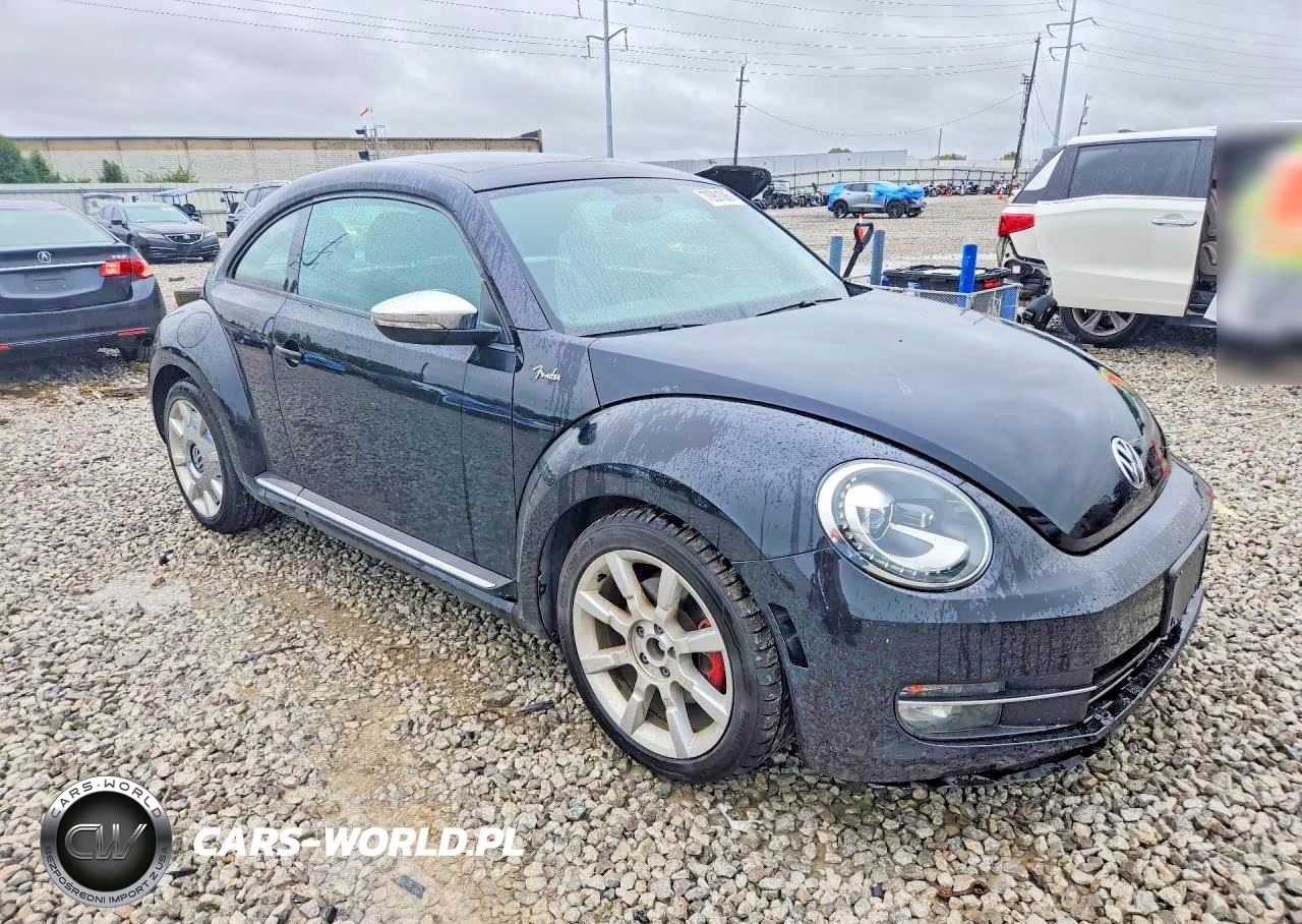 2013 Volkswagen Beetle Turbo VIN:3VWVT7AT8DM687744 - 4