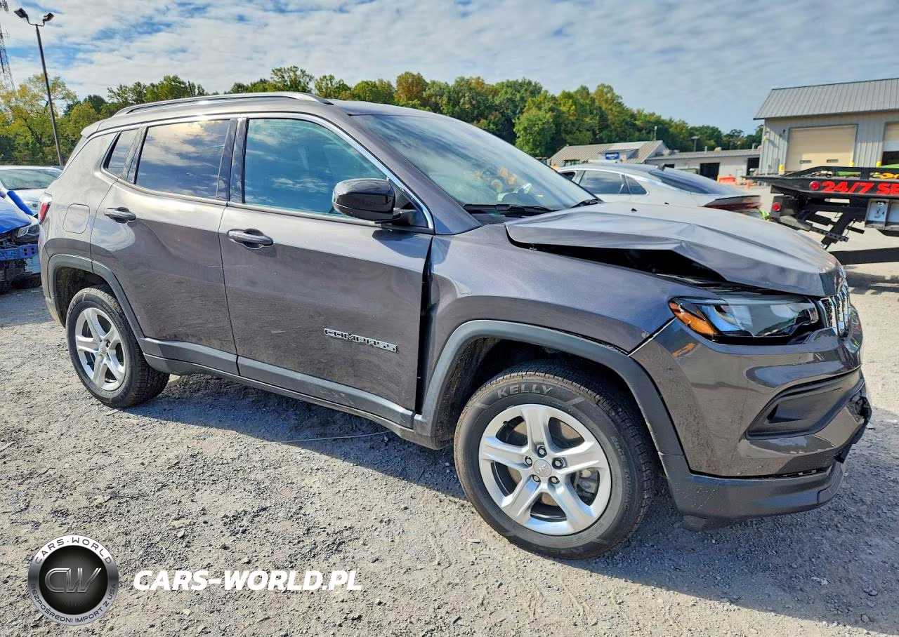 2023 Jeep Compass Latitude VIN:3C4NJDBNXPT501879 - 4