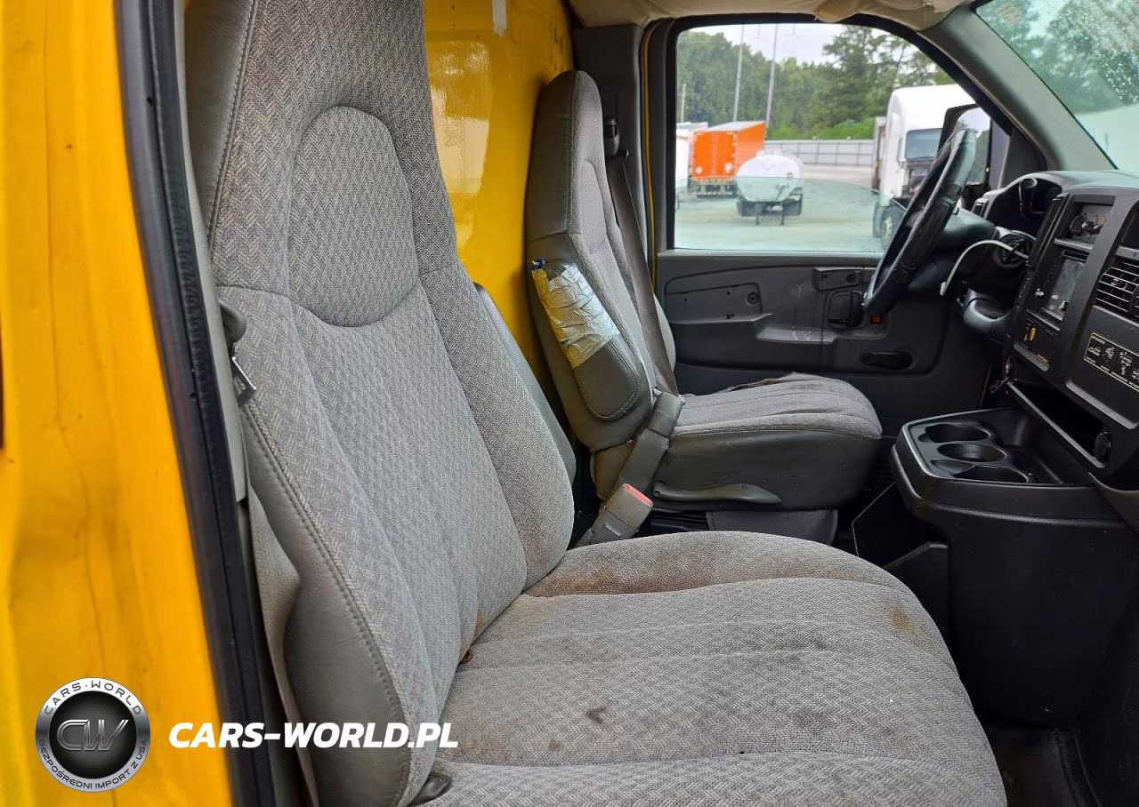 2005 GMC Savana Box Truck VIN:1GDHG31UX51911404 - 10