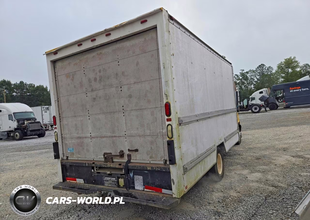 2005 GMC Savana Box Truck VIN:1GDHG31UX51911404 - 3