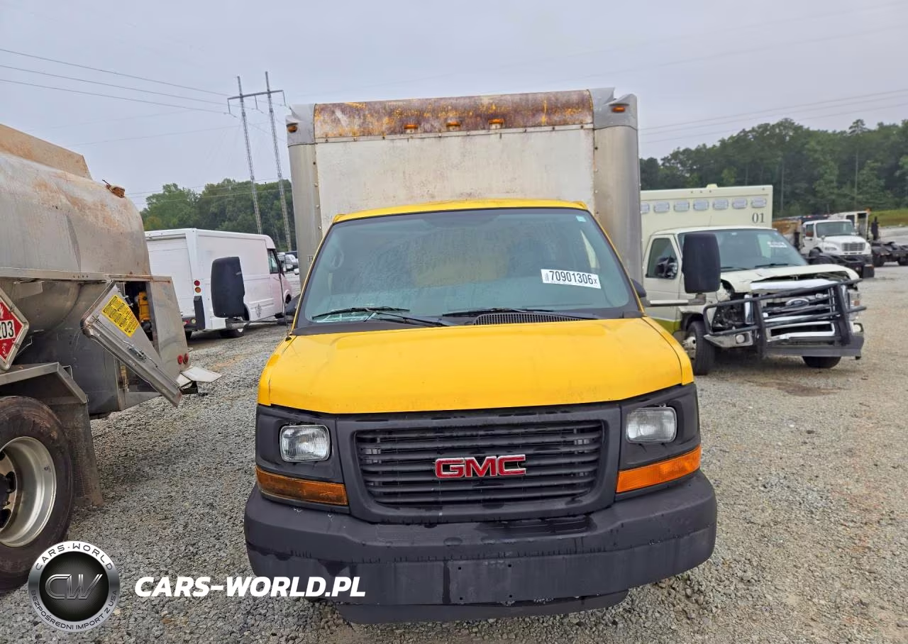 2005 GMC Savana Box Truck VIN:1GDHG31UX51911404 - 5