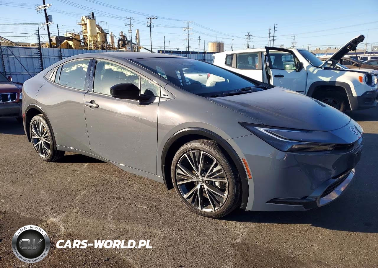 2026 Toyota Prius Xle VIN:JTDACAAU6T3080653 - 4