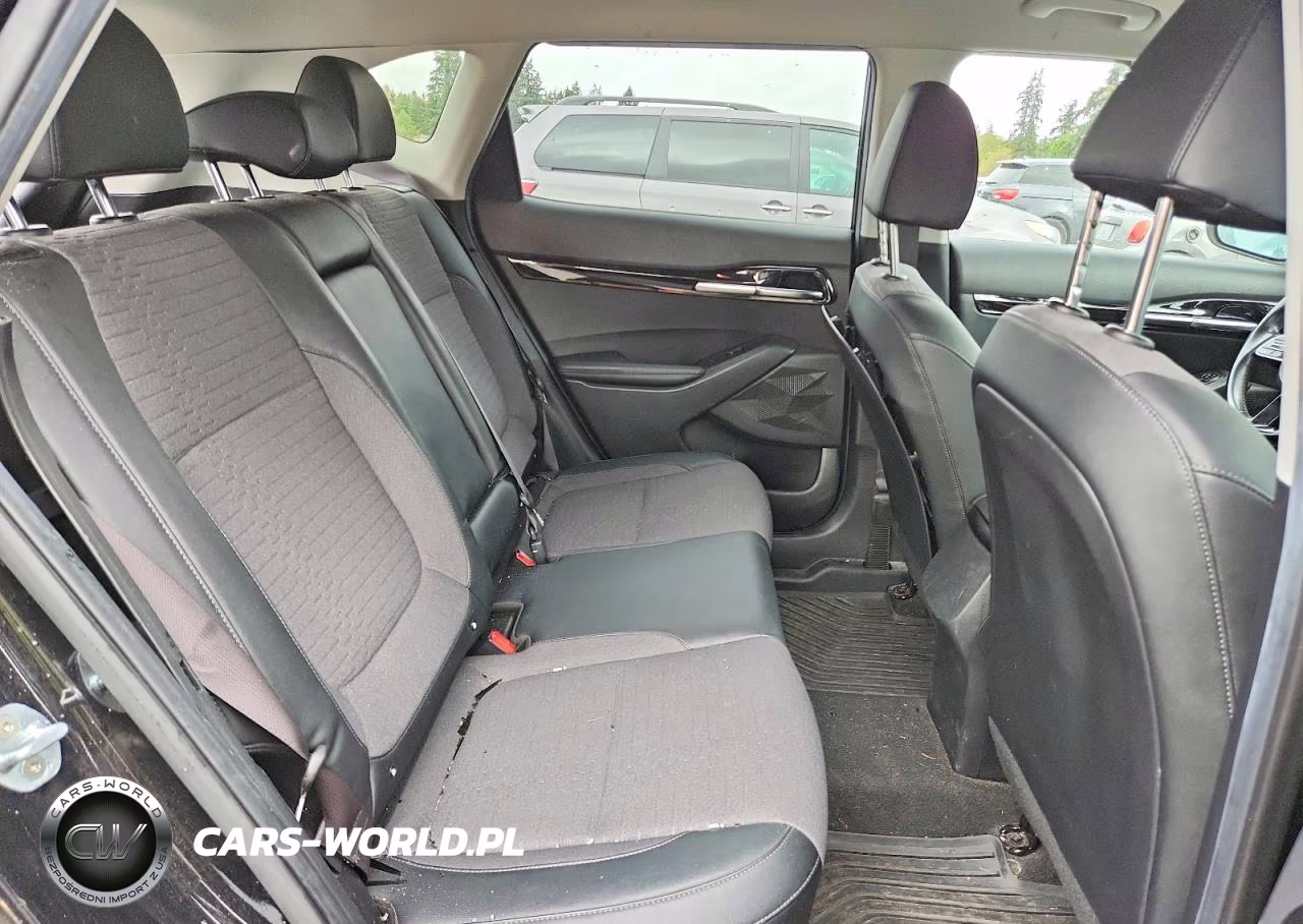 2021 Kia Seltos S VIN:KNDEUCAA0M7042524 - 11