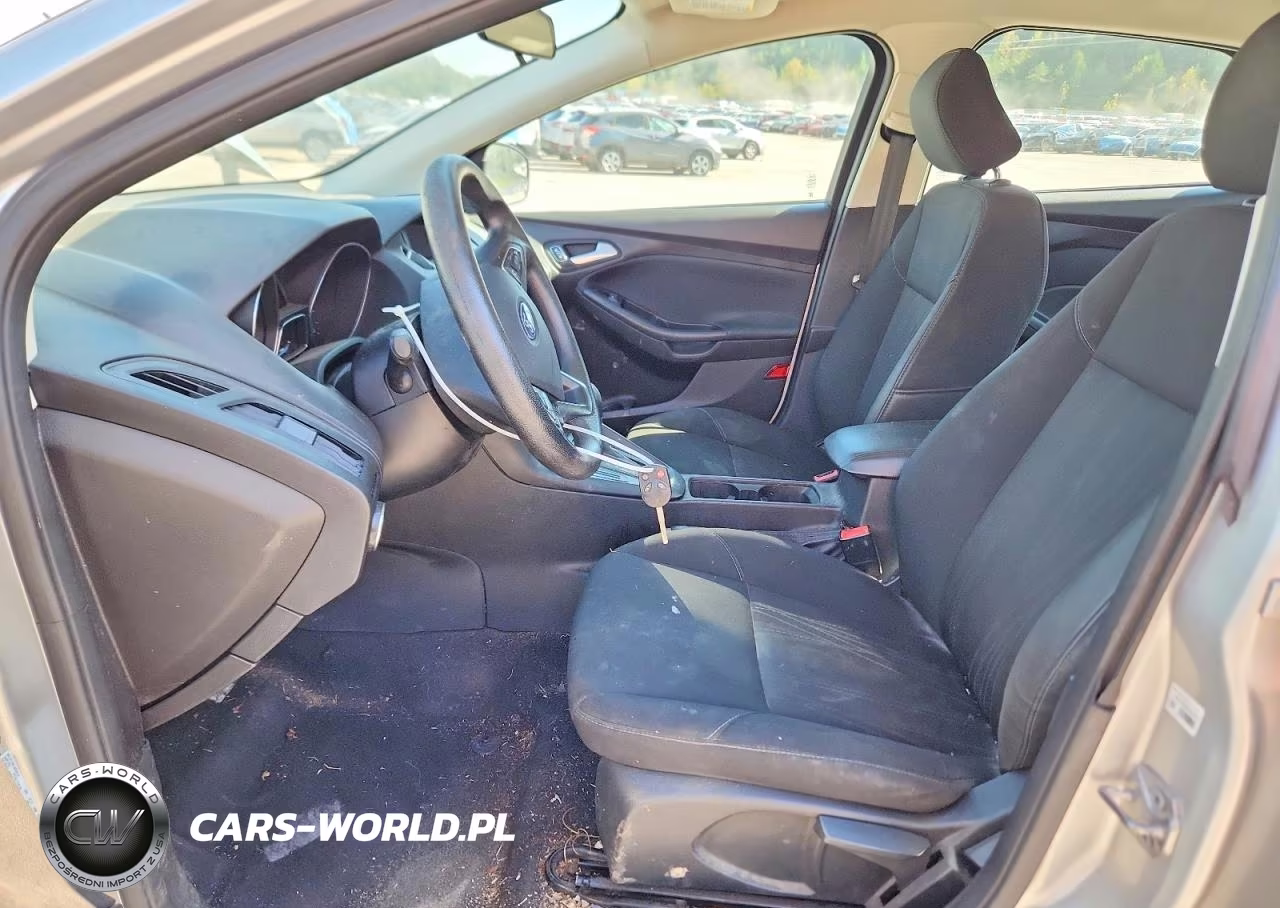 2017 Ford Focus Se VIN:1FADP3F23HL313292 - 7