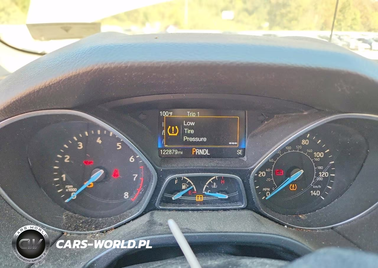 2017 Ford Focus Se VIN:1FADP3F23HL313292 - 9