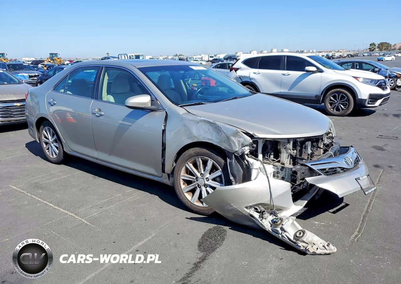 2014 Toyota Camry Xle VIN:4T4BF1FK2ER401752 - 4
