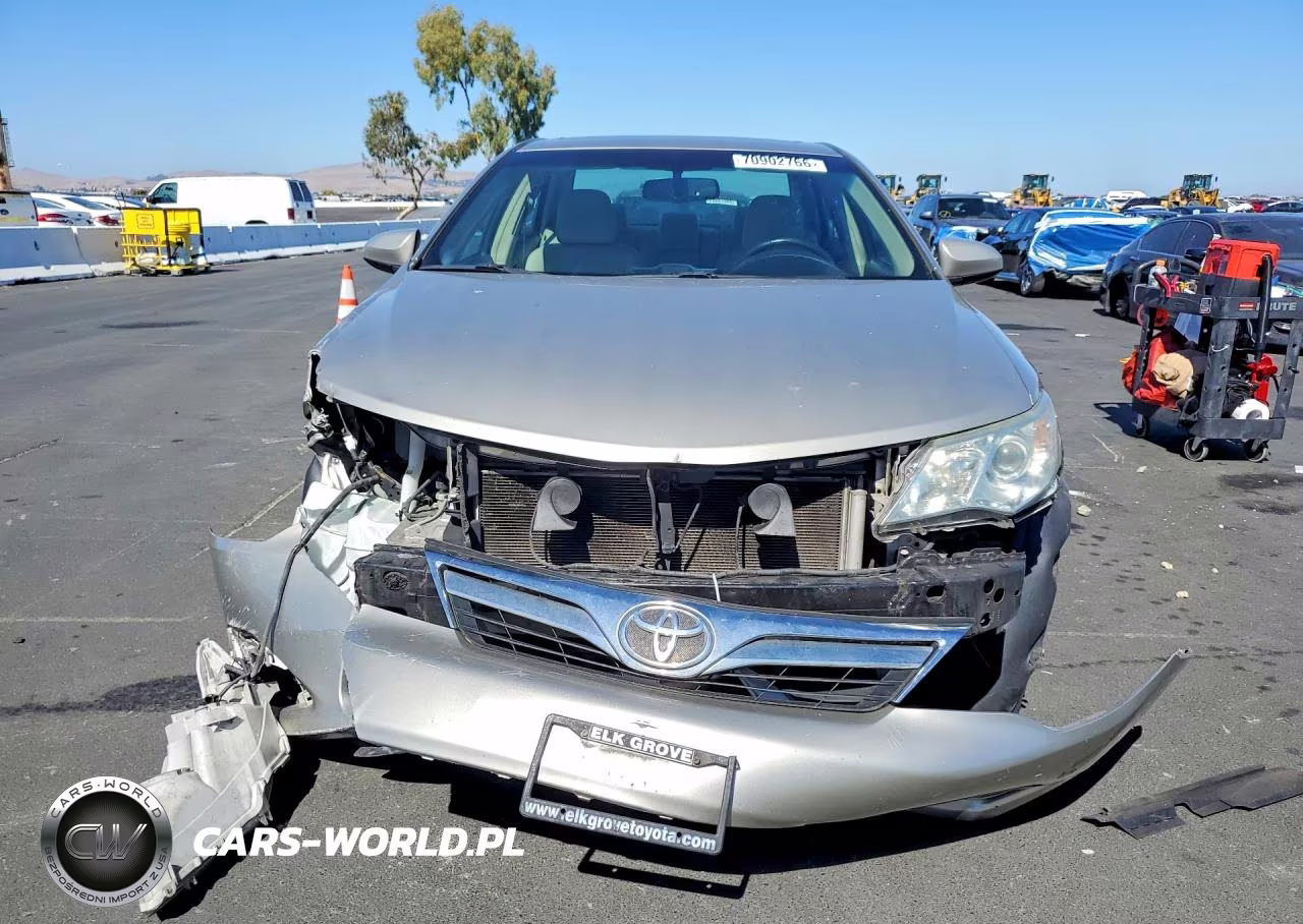 2014 Toyota Camry Xle VIN:4T4BF1FK2ER401752 - 5