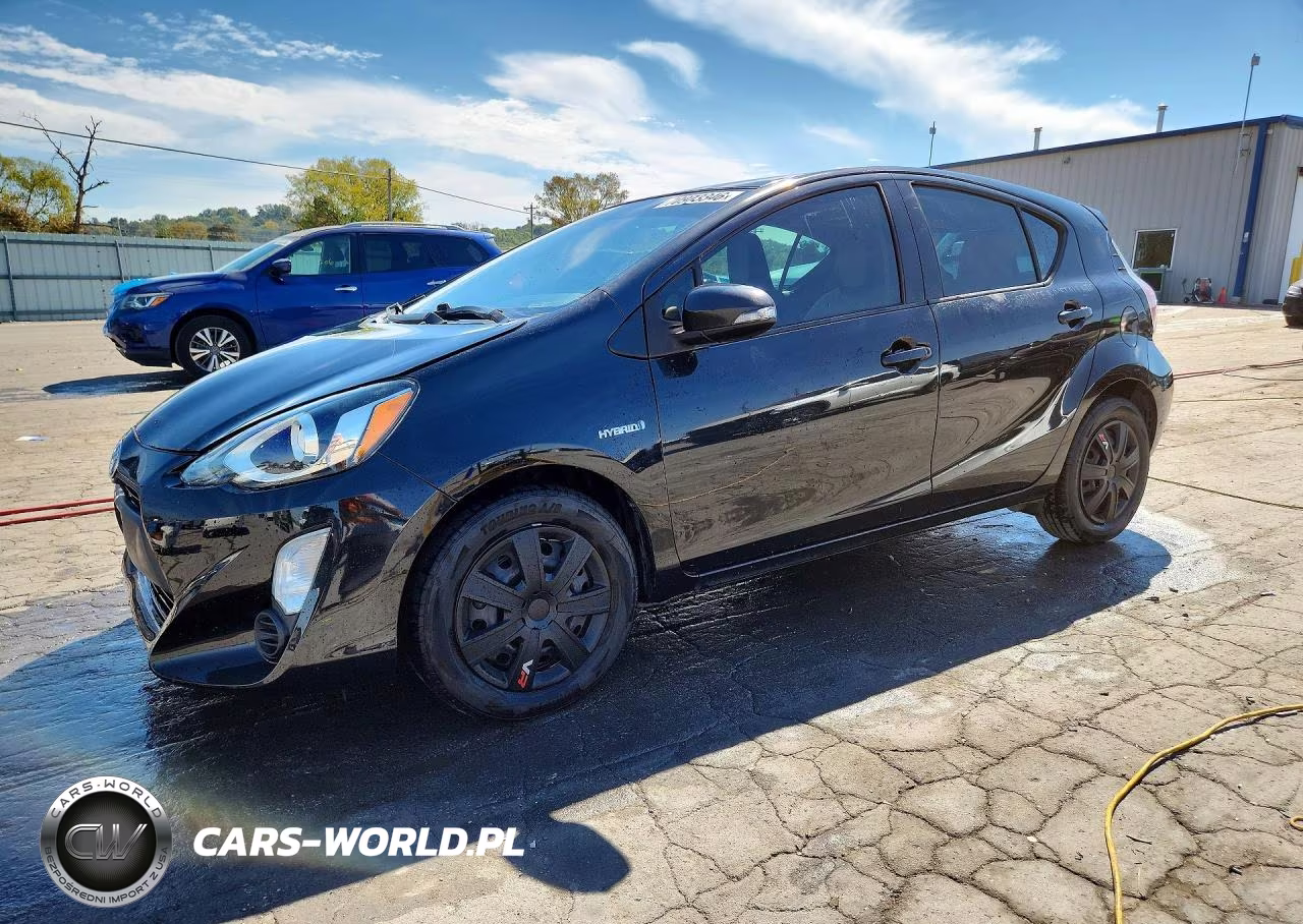 2015 Toyota Prius C One