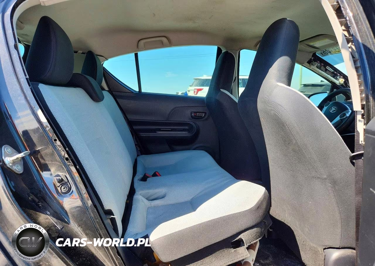 2015 Toyota Prius C One VIN:JTDKDTB35F1101494 - 10