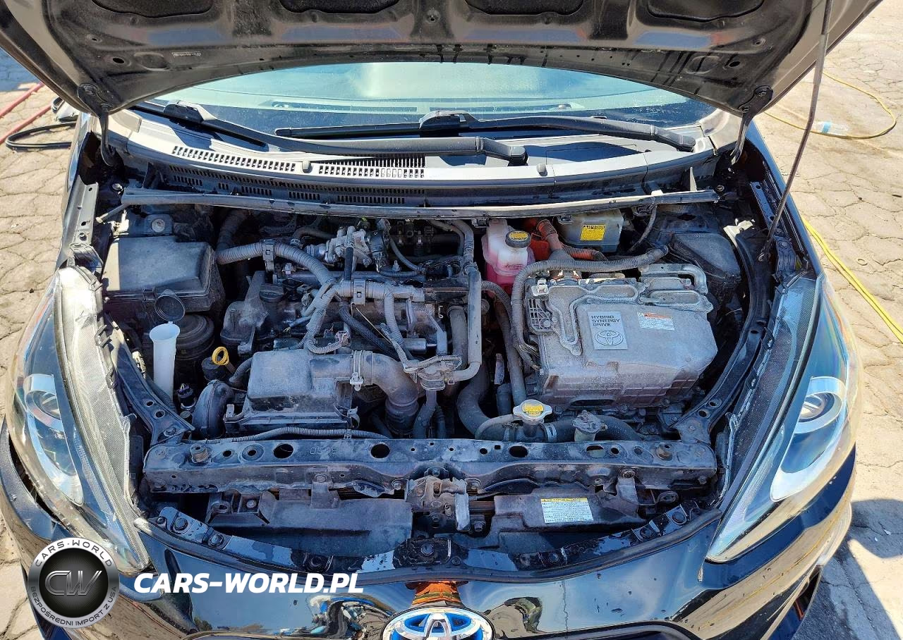 2015 Toyota Prius C One VIN:JTDKDTB35F1101494 - 11