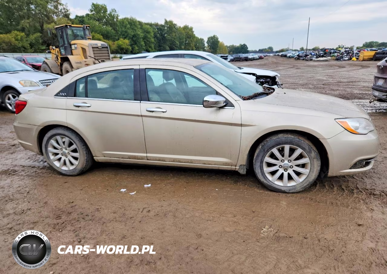 2013 Chrysler 200 Limited VIN:1C3CCBCG9DN574232 - 4