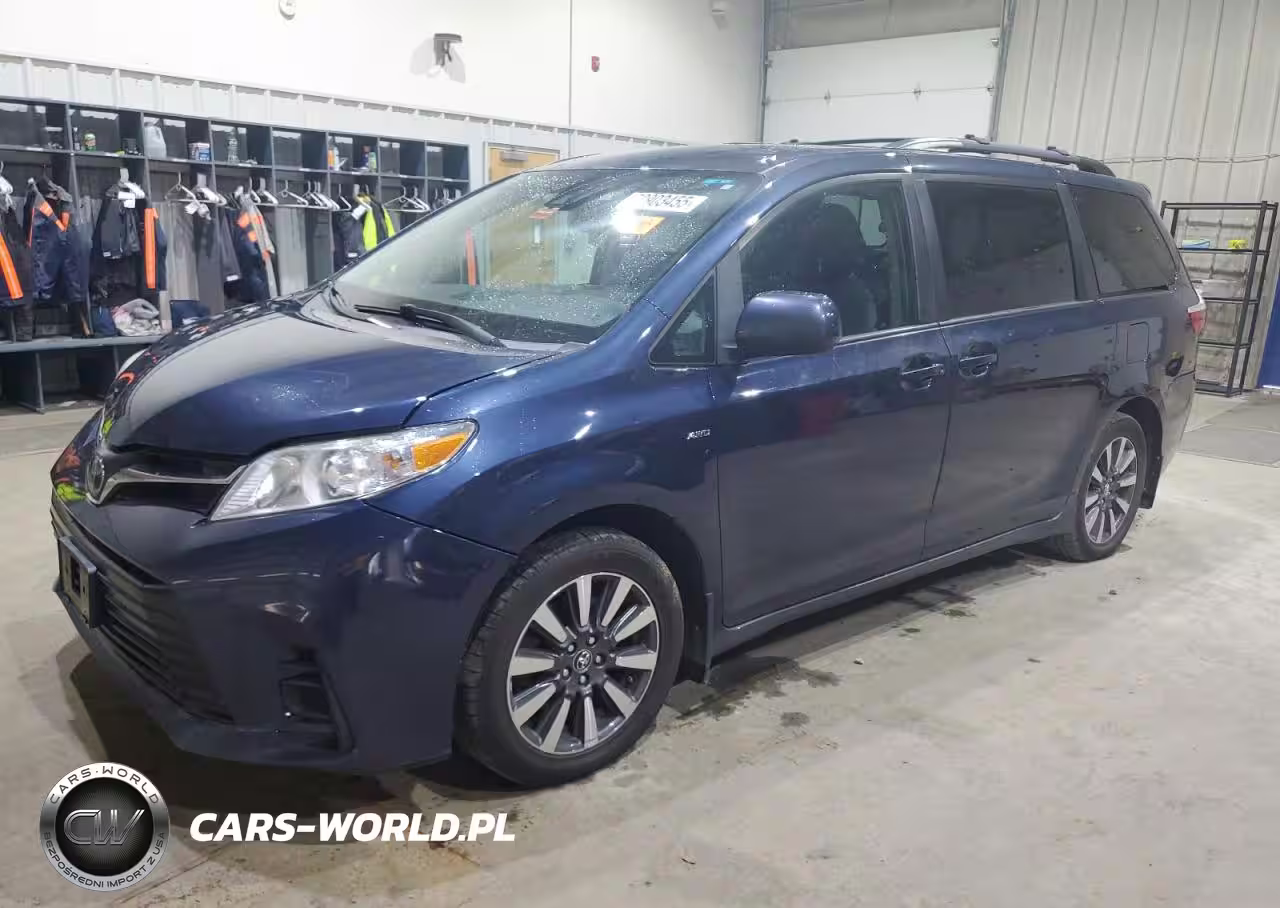 2018 Toyota Sienna Le