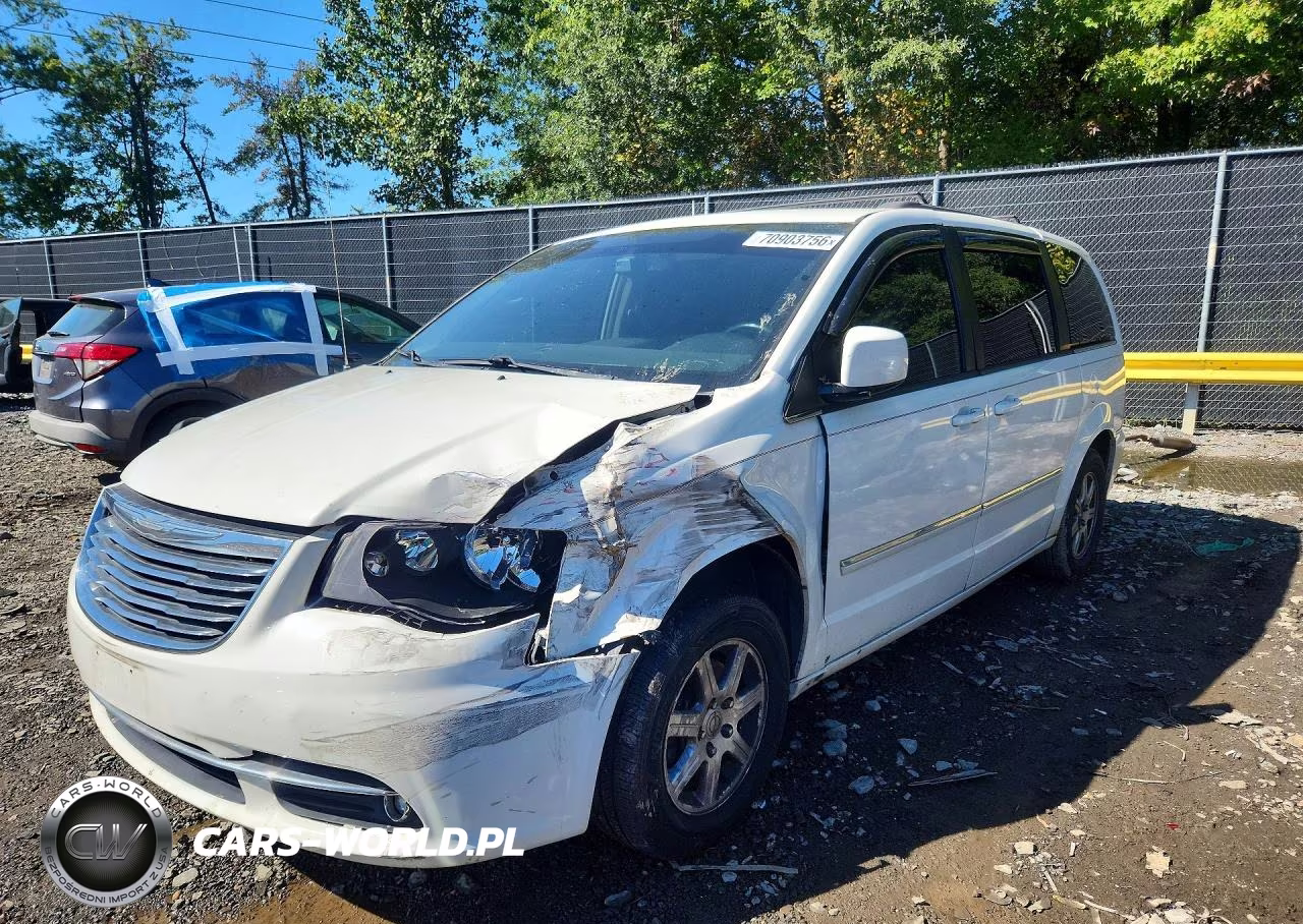 2011 Chrysler Town & Country Touring VIN:2A4RR5DGXBR745889 - 1