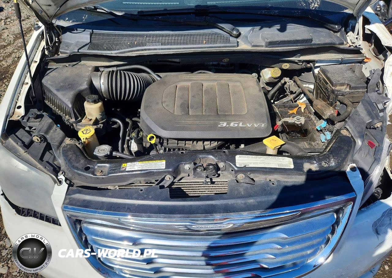2011 Chrysler Town & Country Touring VIN:2A4RR5DGXBR745889 - 12