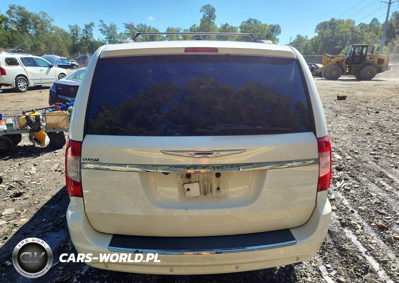 2011 Chrysler Town & Country Touring VIN:2A4RR5DGXBR745889 - 6