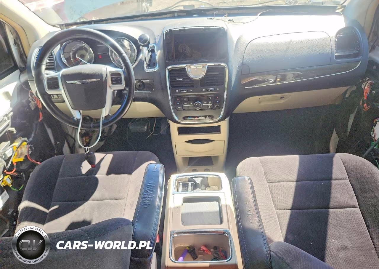 2011 Chrysler Town & Country Touring VIN:2A4RR5DGXBR745889 - 8