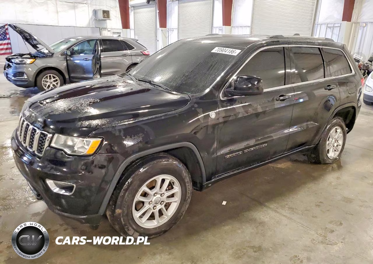 2018 Jeep Grand Cherokee Laredo VIN:1C4RJFAG0JC180728 - 1