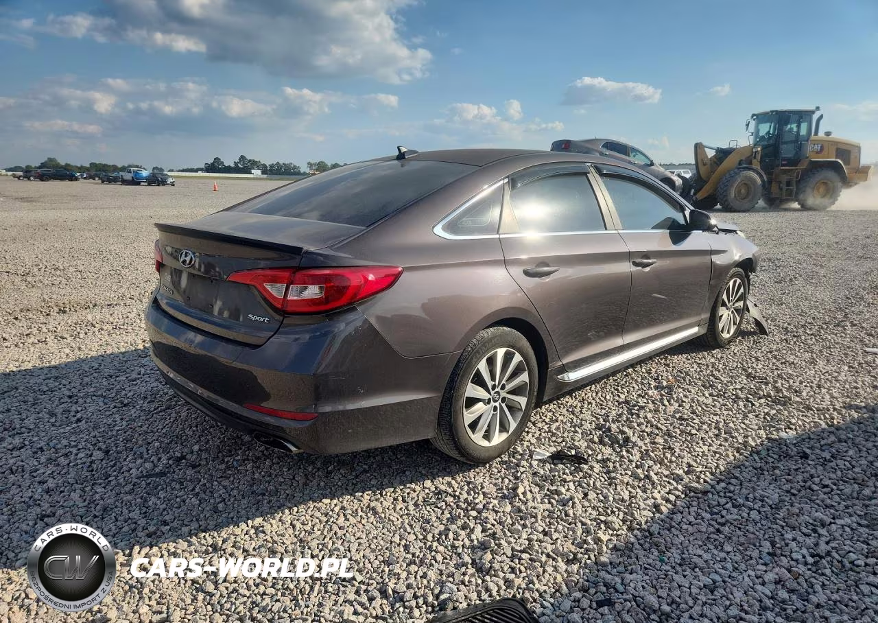 2015 Hyundai Sonata Sport VIN:5NPE34AFXFH030898 - 3