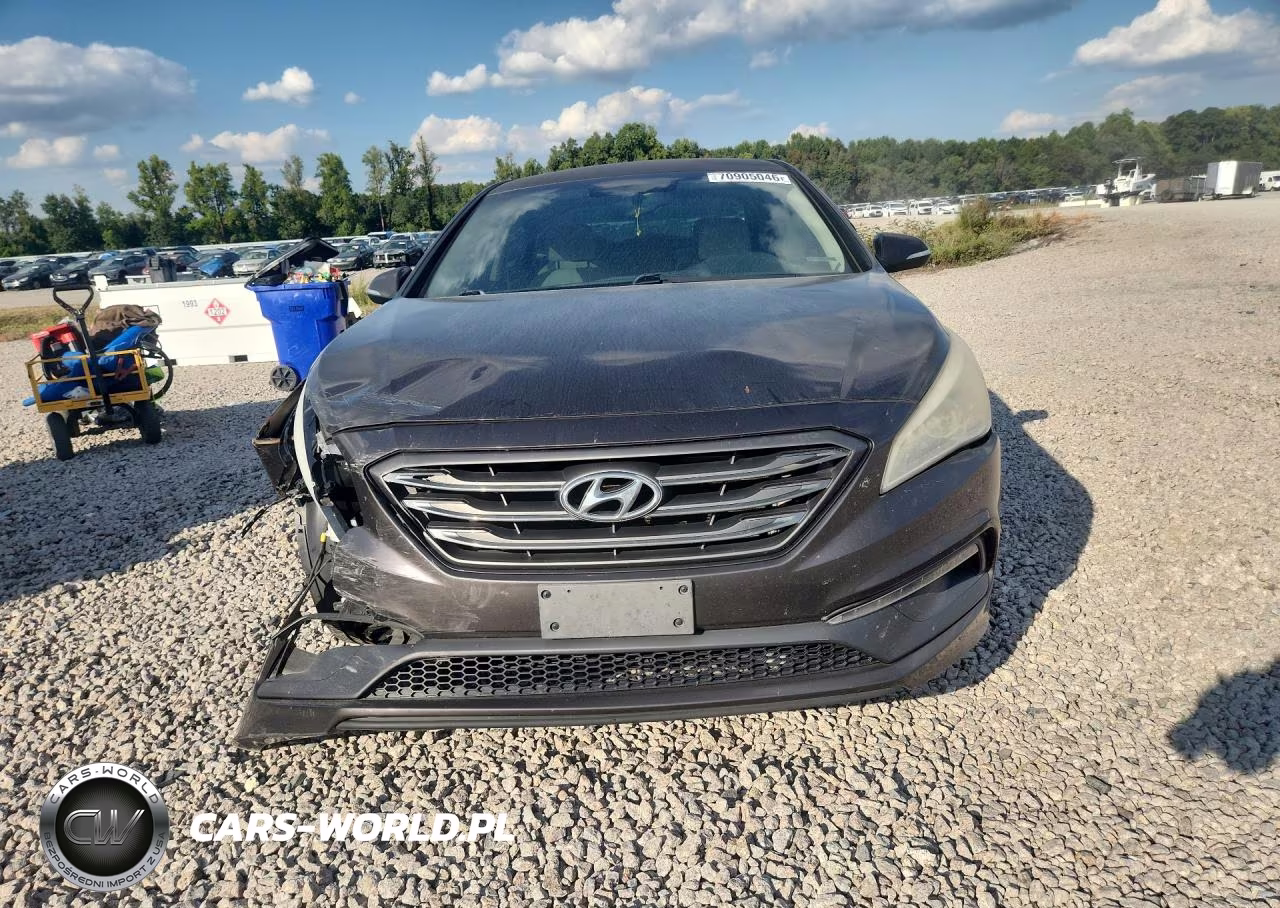 2015 Hyundai Sonata Sport VIN:5NPE34AFXFH030898 - 5