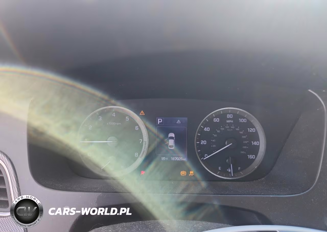 2015 Hyundai Sonata Sport VIN:5NPE34AFXFH030898 - 9