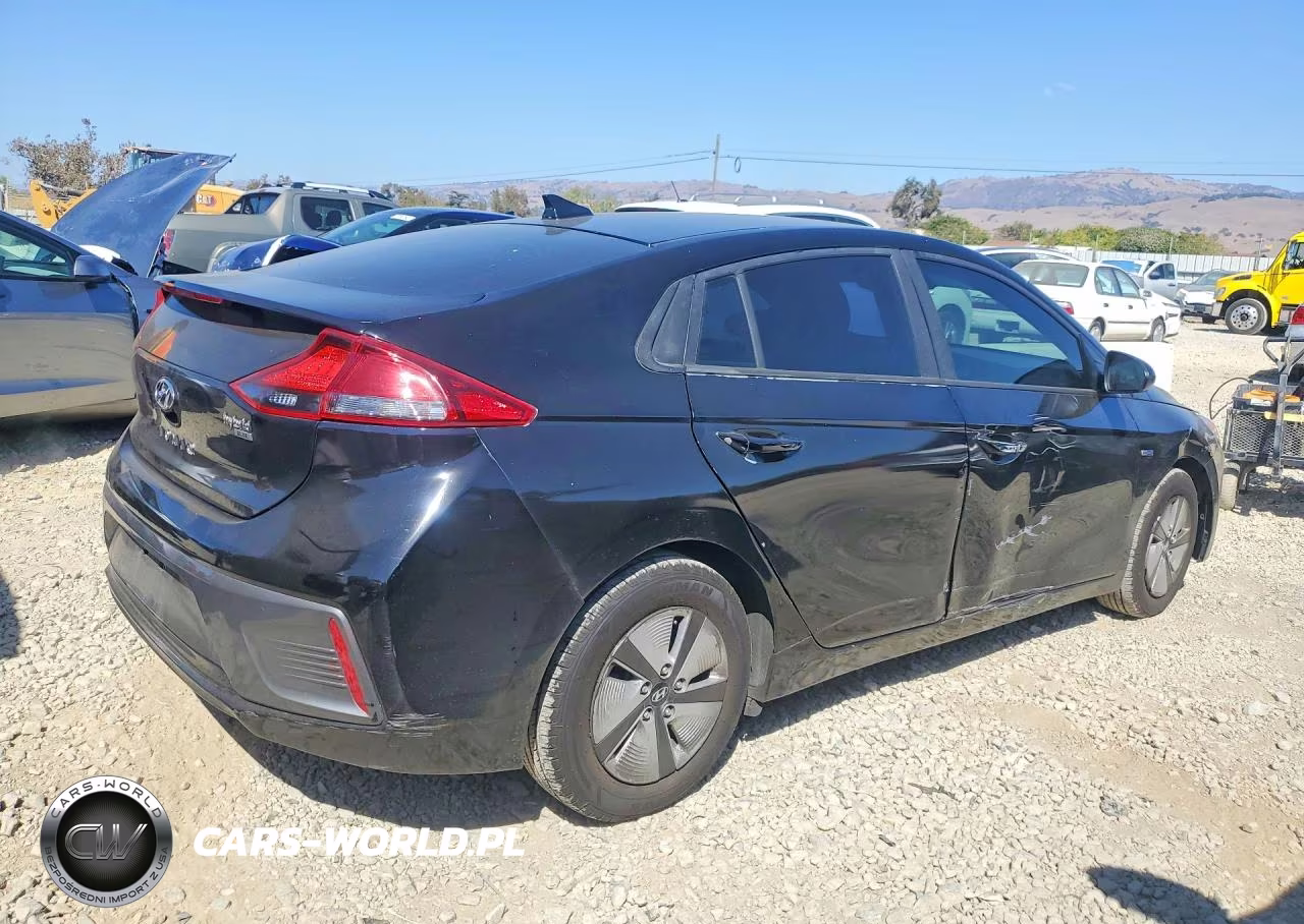 2020 Hyundai Ioniq Blue VIN:KMHC65LC6LU226311 - 3