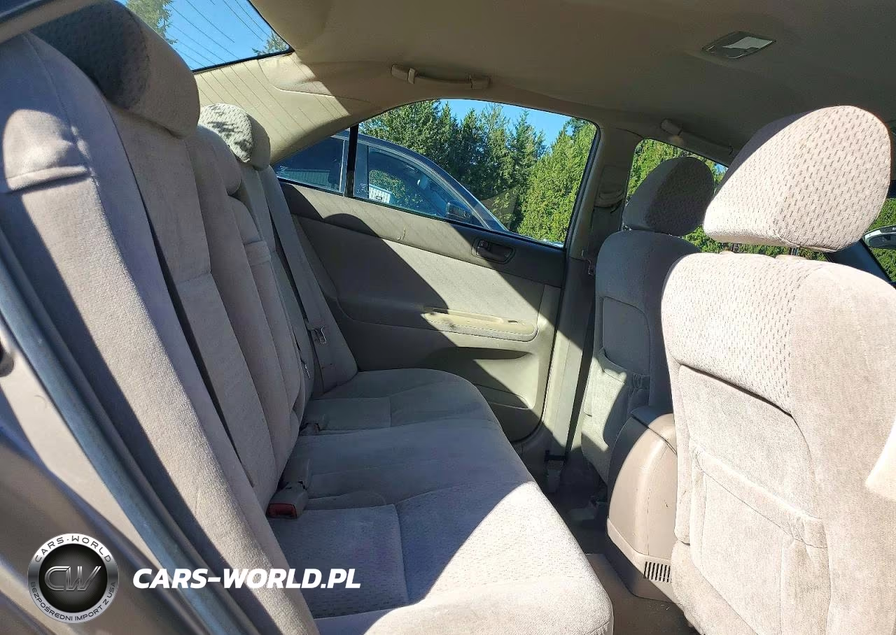2004 Toyota Camry Le VIN:4T1BE32K34U820643 - 10