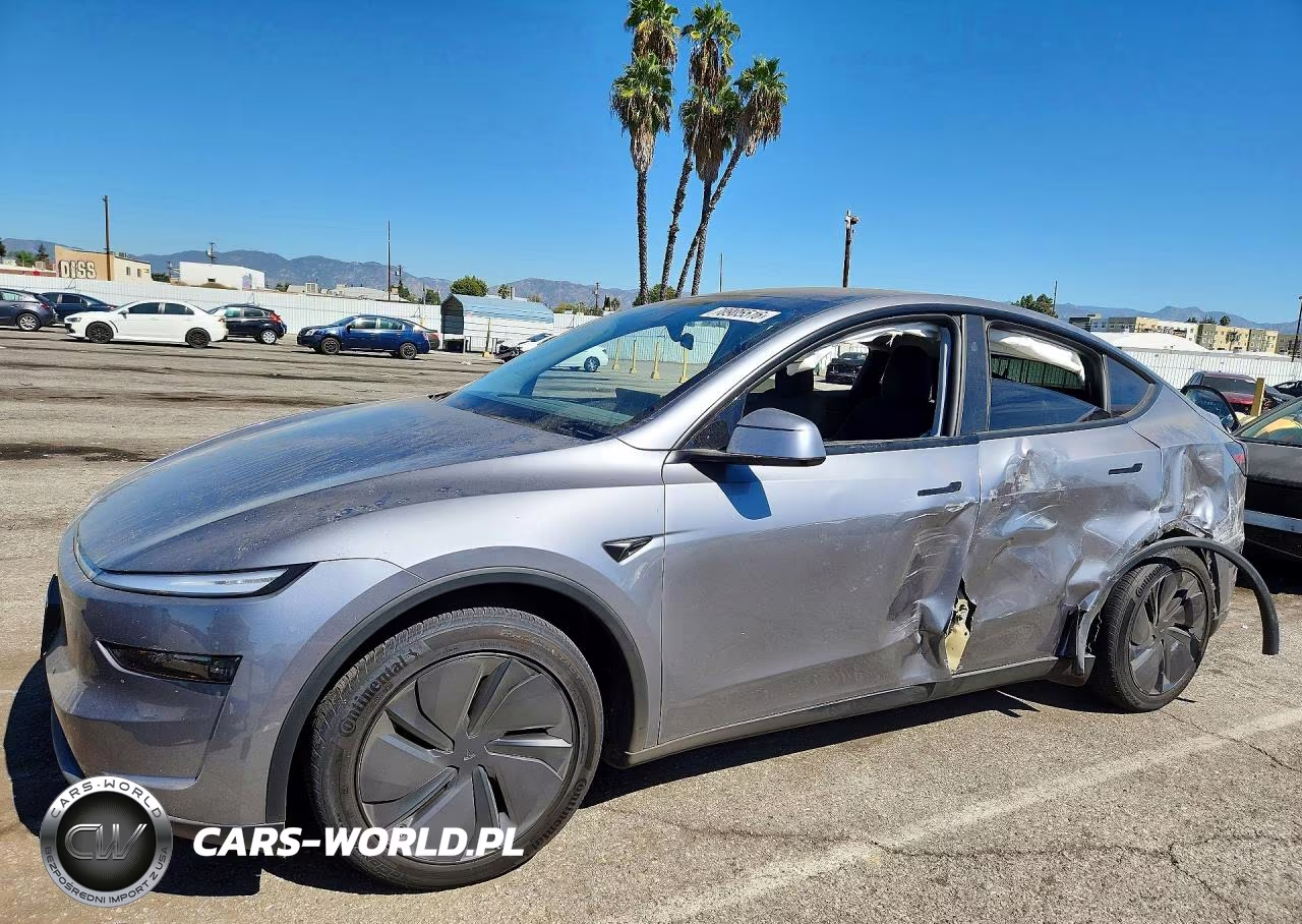 2026 Tesla Model Y VIN:7SAYGDEEXTF518104 - 1