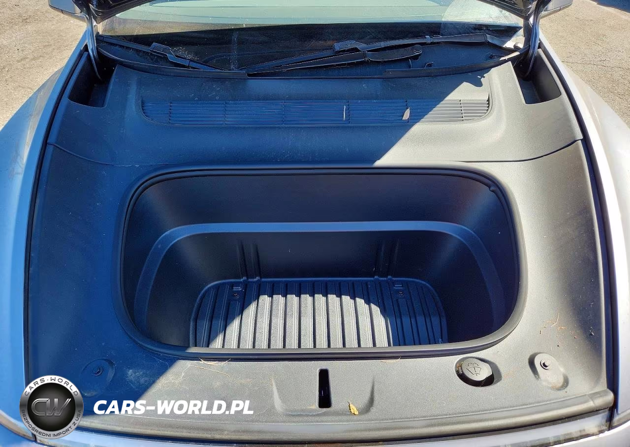 2026 Tesla Model Y VIN:7SAYGDEEXTF518104 - 11