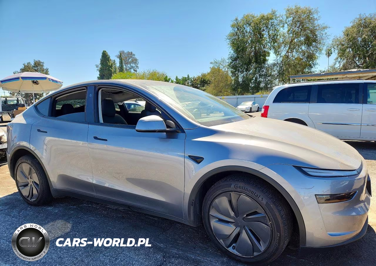 2026 Tesla Model Y VIN:7SAYGDEEXTF518104 - 4