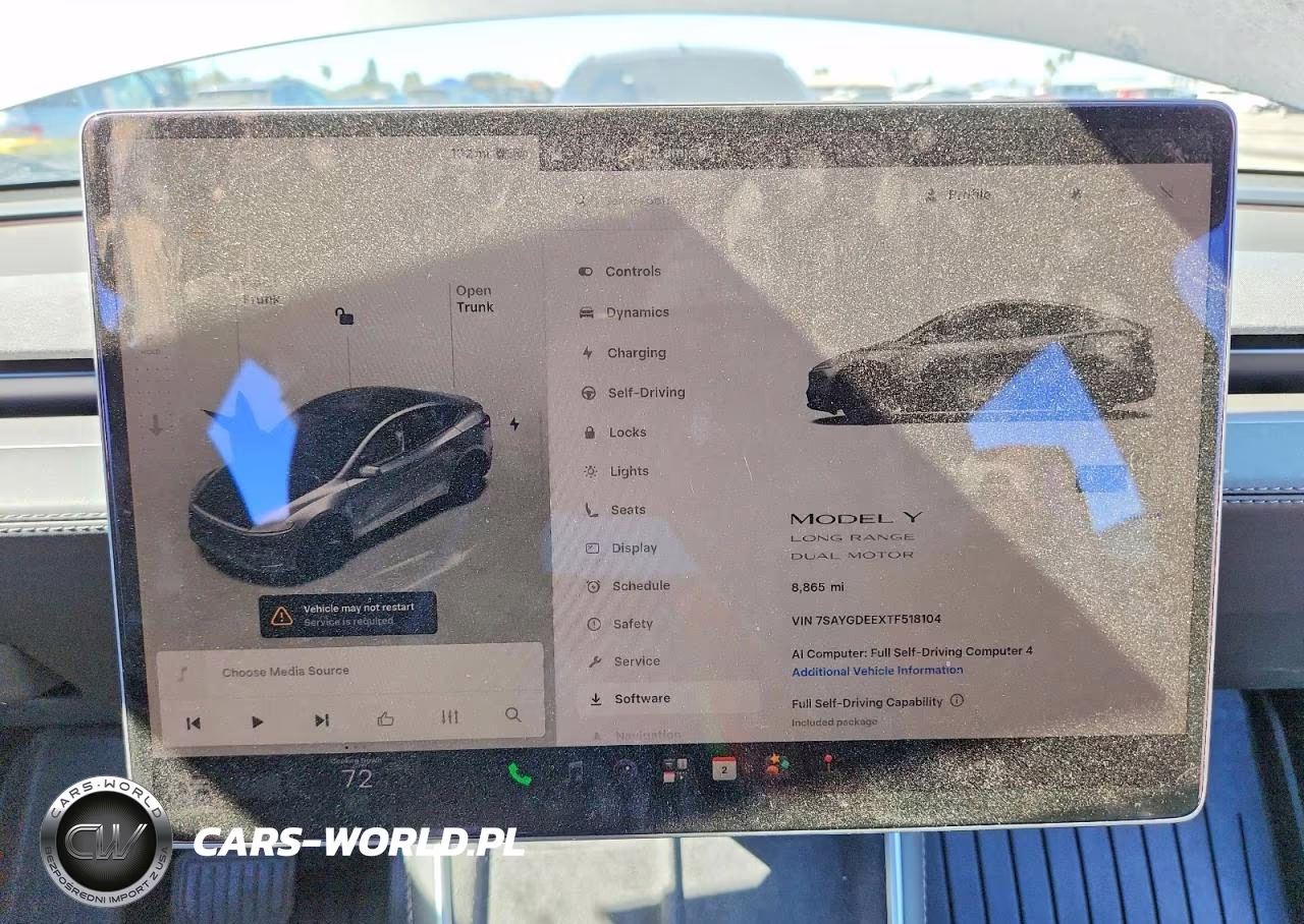 2026 Tesla Model Y VIN:7SAYGDEEXTF518104 - 9