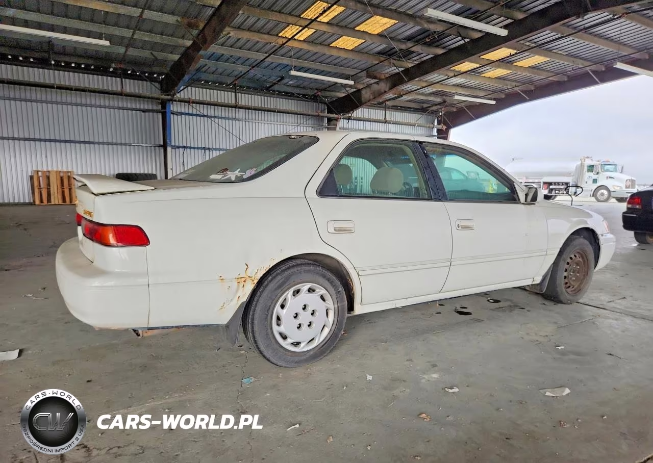 1998 Toyota Camry VIN:4T1BG22K9XU510795 - 3