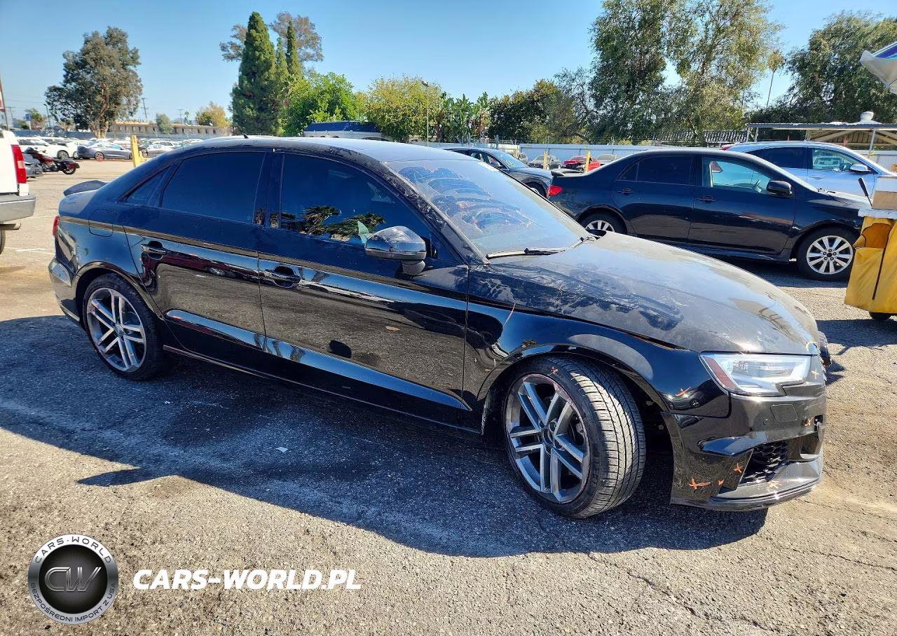 2018 Audi A3 Premium VIN:WAUAUGFF7J1057785 - 4