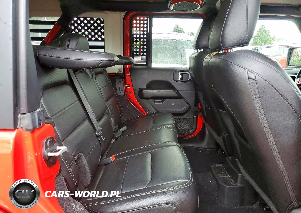 2020 Jeep Wrangler Unlimited Sahara VIN:1C4HJXEN4LW293951 - 11