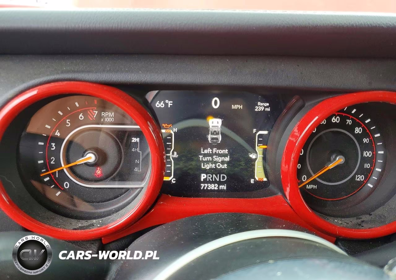 2020 Jeep Wrangler Unlimited Sahara VIN:1C4HJXEN4LW293951 - 9