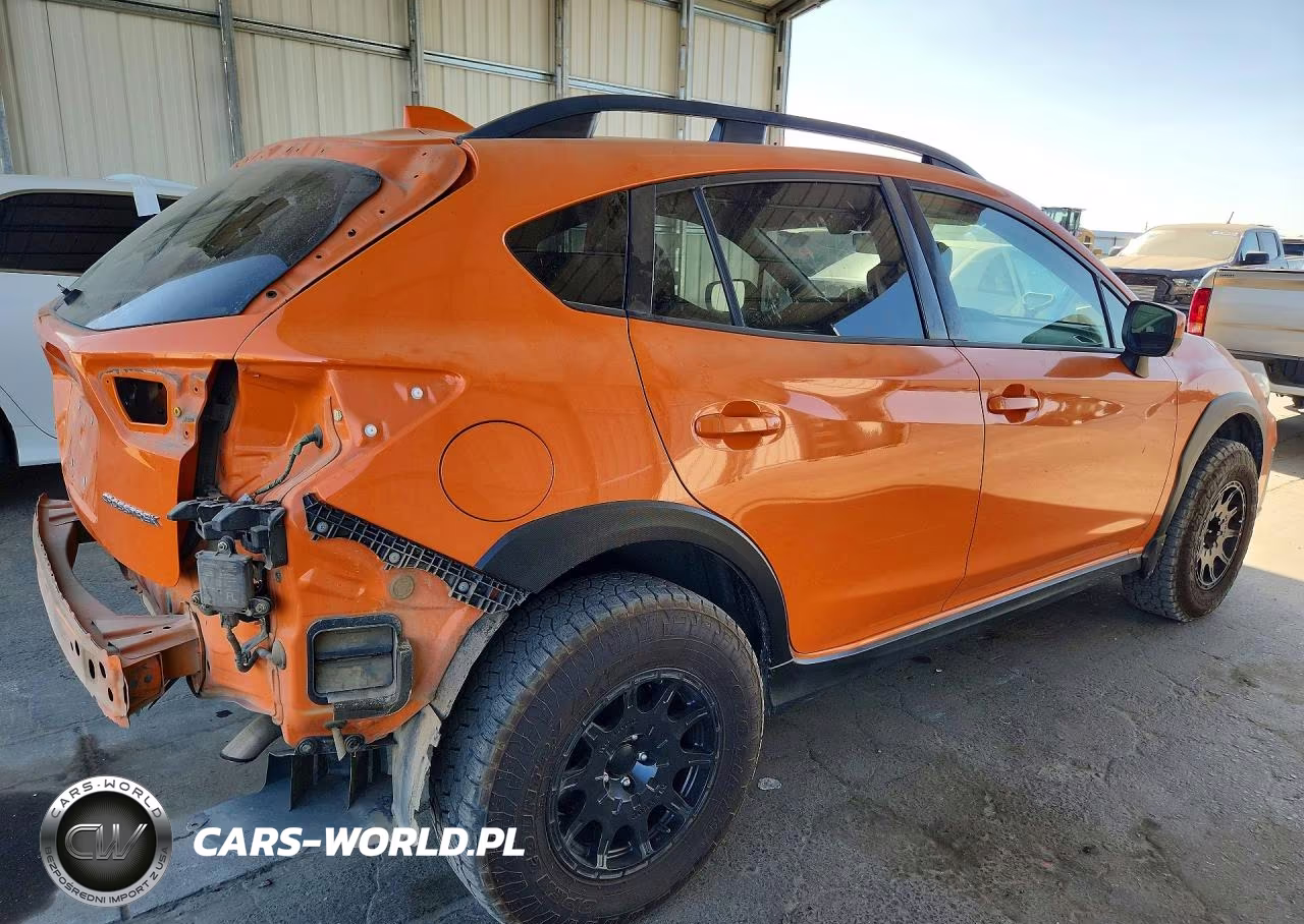 2018 Subaru Crosstrek Premium VIN:JF2GTADC3J8219054 - 3