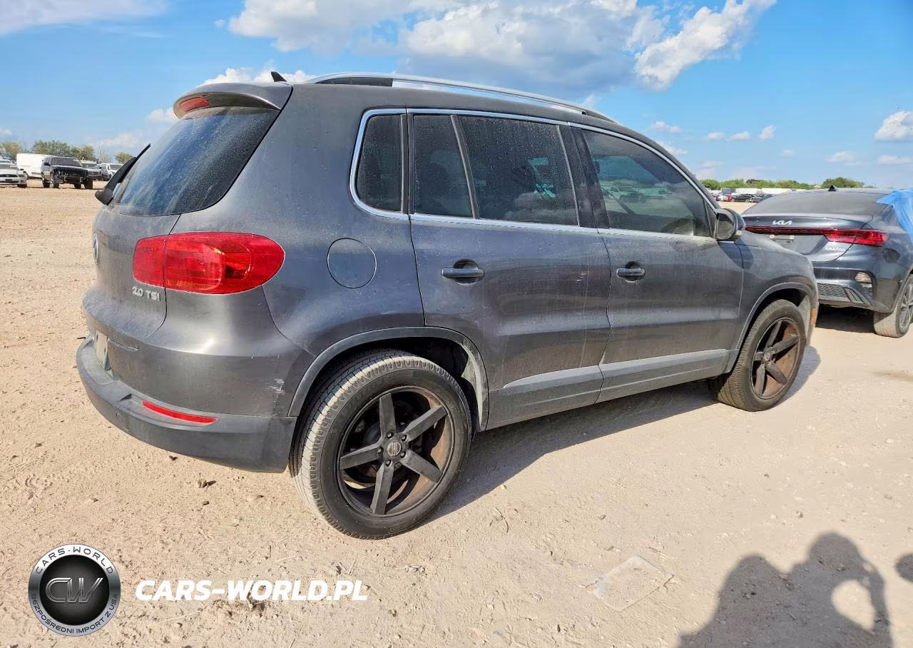 2012 Volkswagen Tiguan S VIN:WVGAV7AX2CW004039 - 3