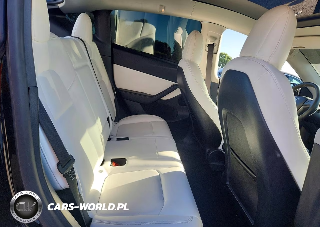 2022 Tesla Model Y VIN:7SAYGDEE9NF416831 - 10