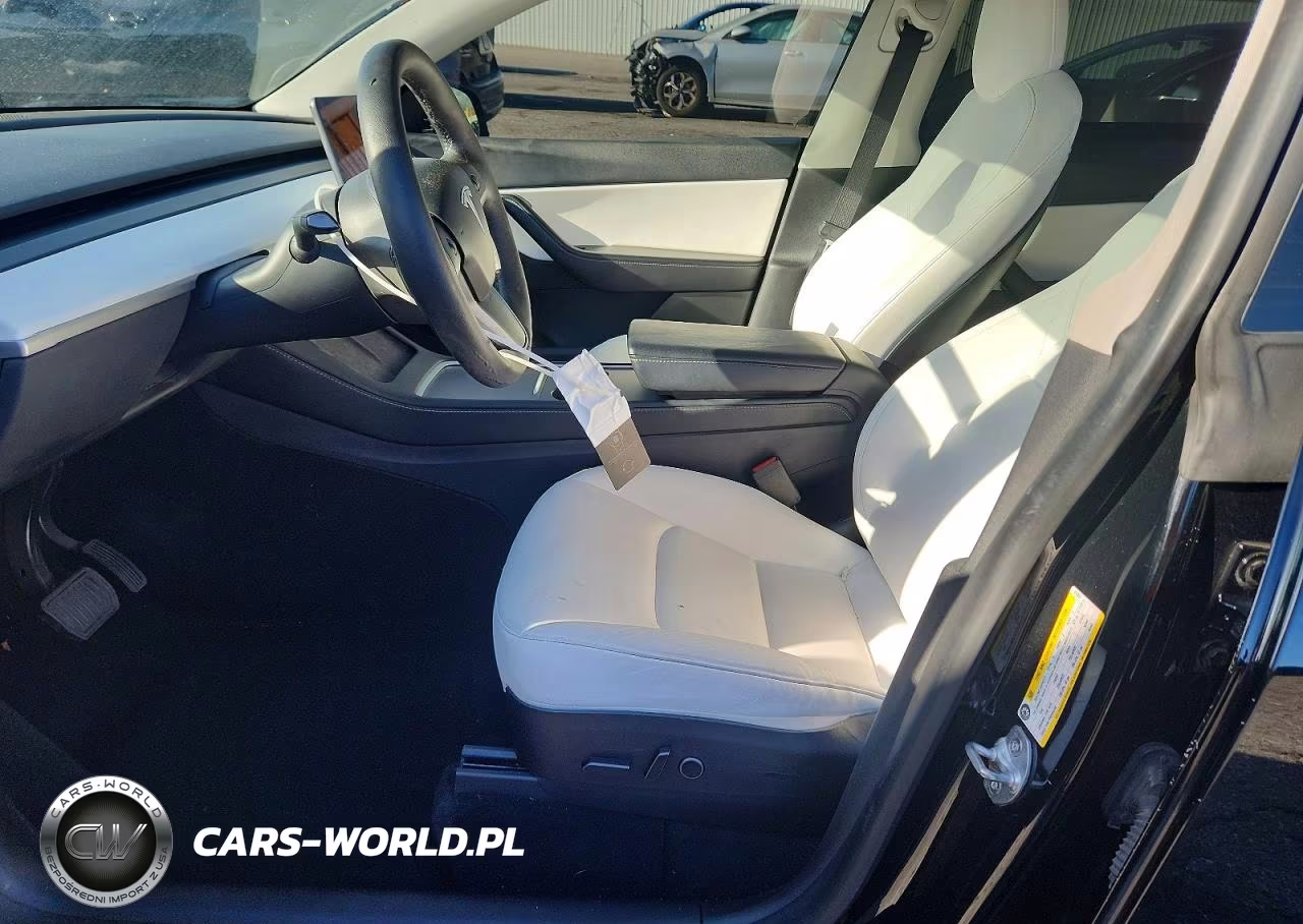 2022 Tesla Model Y VIN:7SAYGDEE9NF416831 - 7