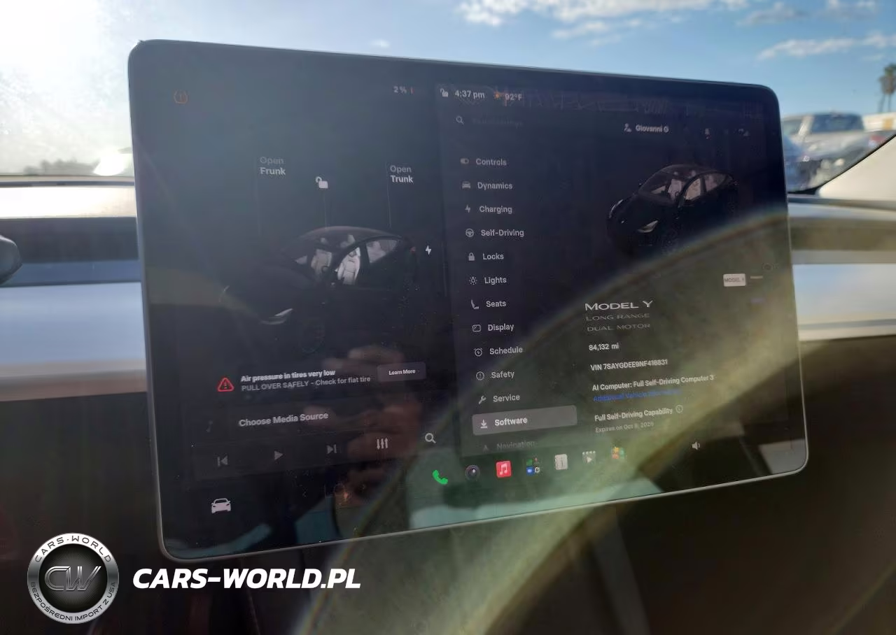 2022 Tesla Model Y VIN:7SAYGDEE9NF416831 - 9