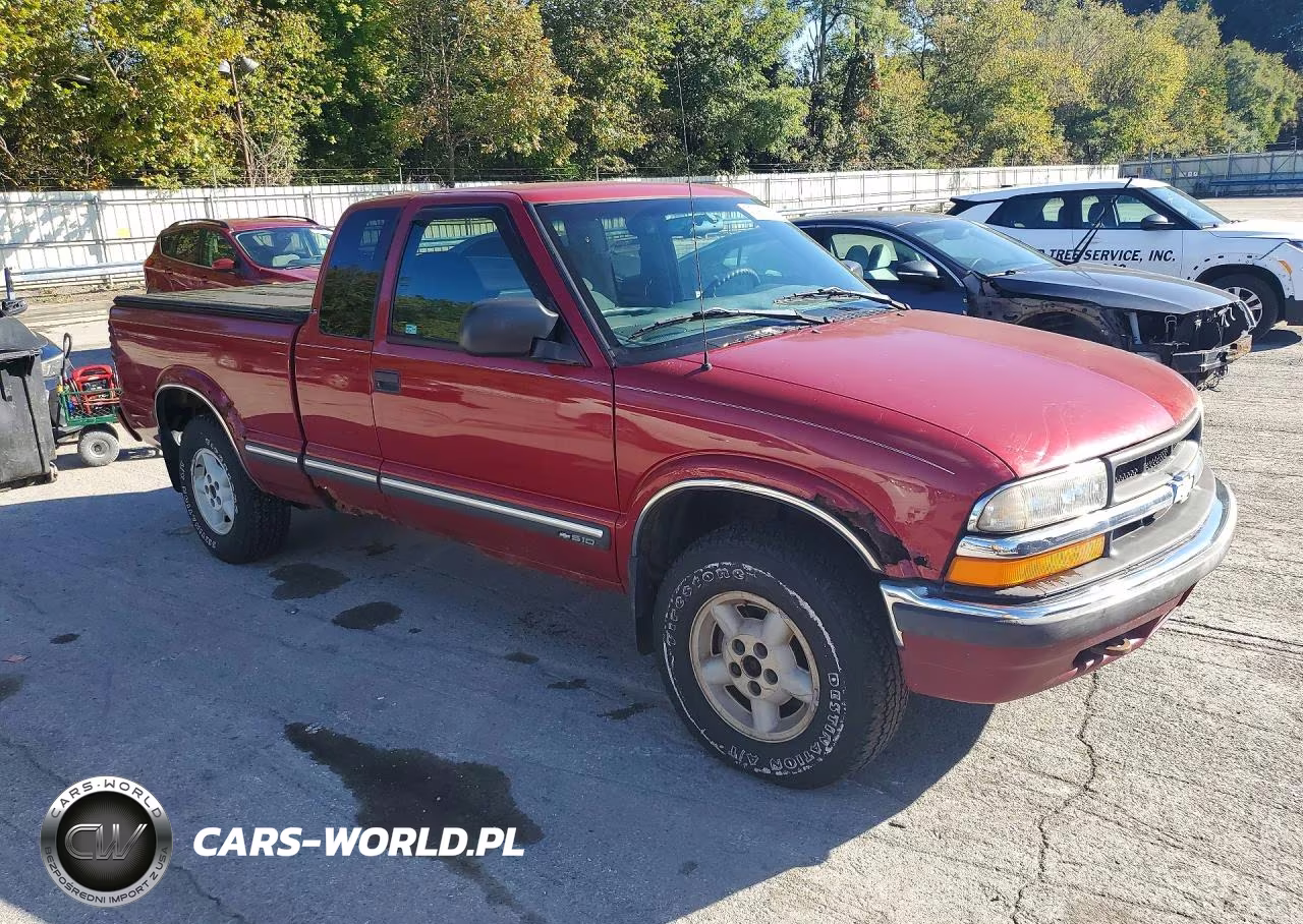2000 Chevrolet S Truck S10 VIN:1GCDT19WXY8296728 - 4