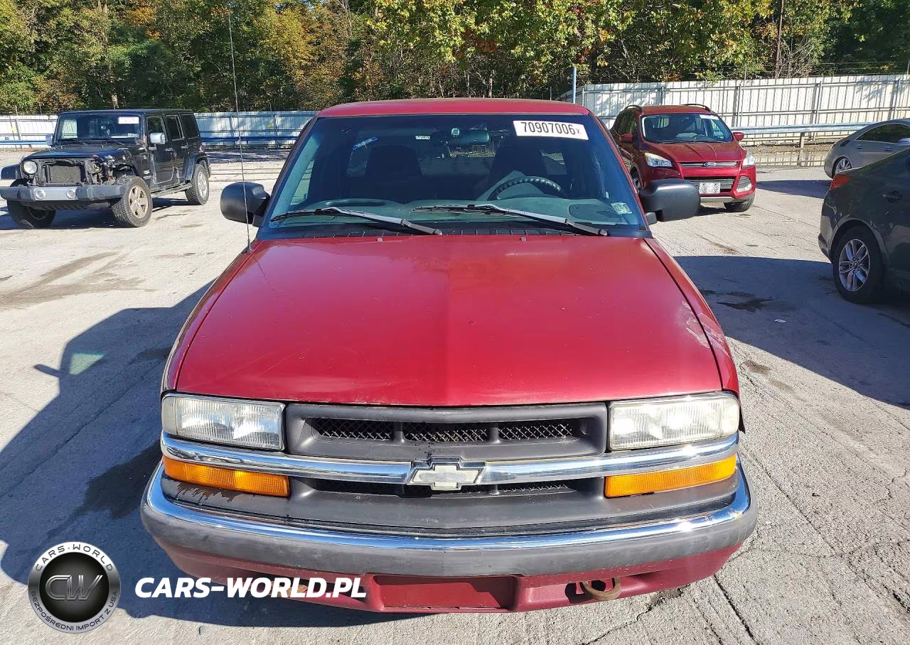 2000 Chevrolet S Truck S10 VIN:1GCDT19WXY8296728 - 5