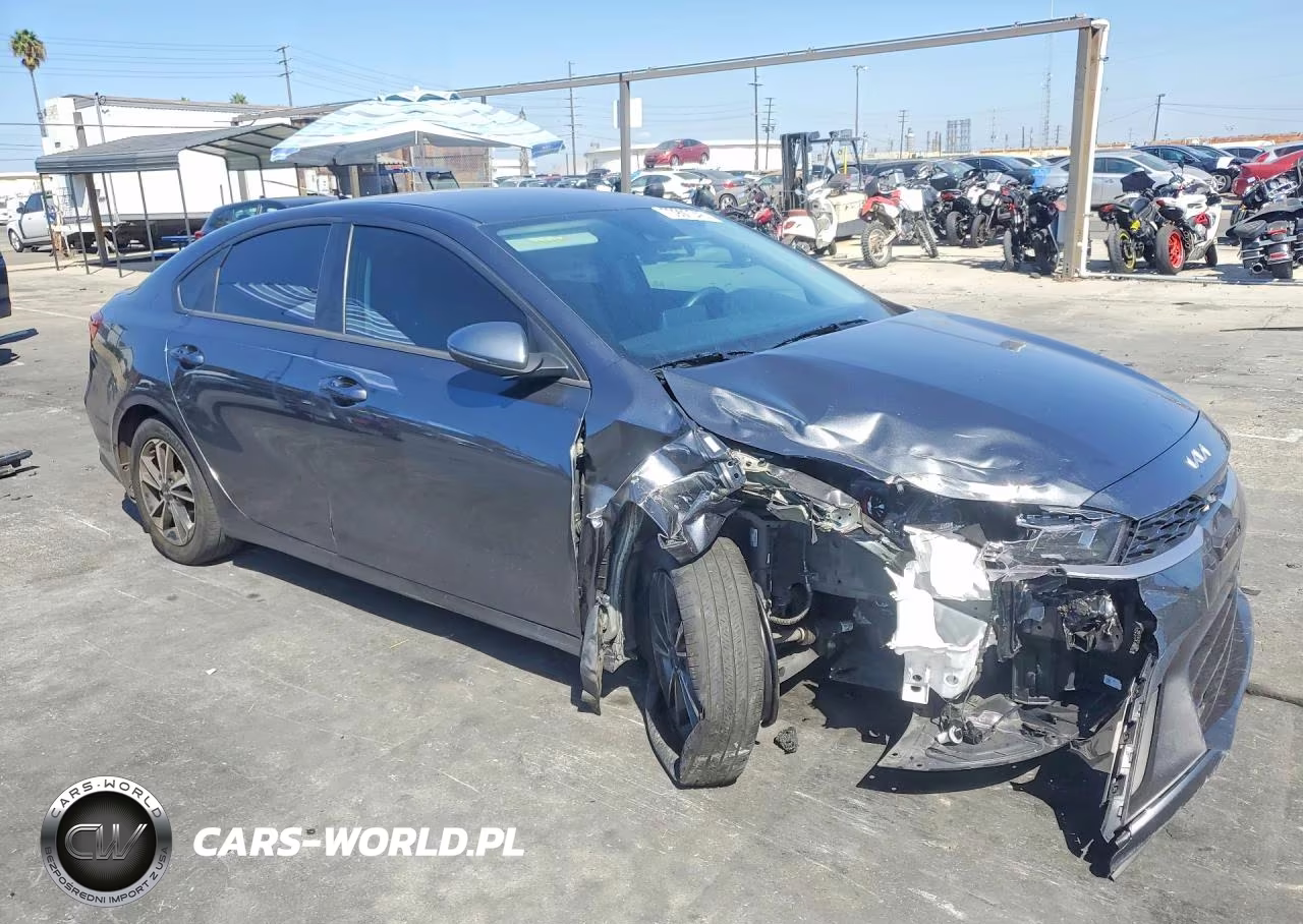 2024 Kia Forte Lxs VIN:3KPF24AD3RE800129 - 4